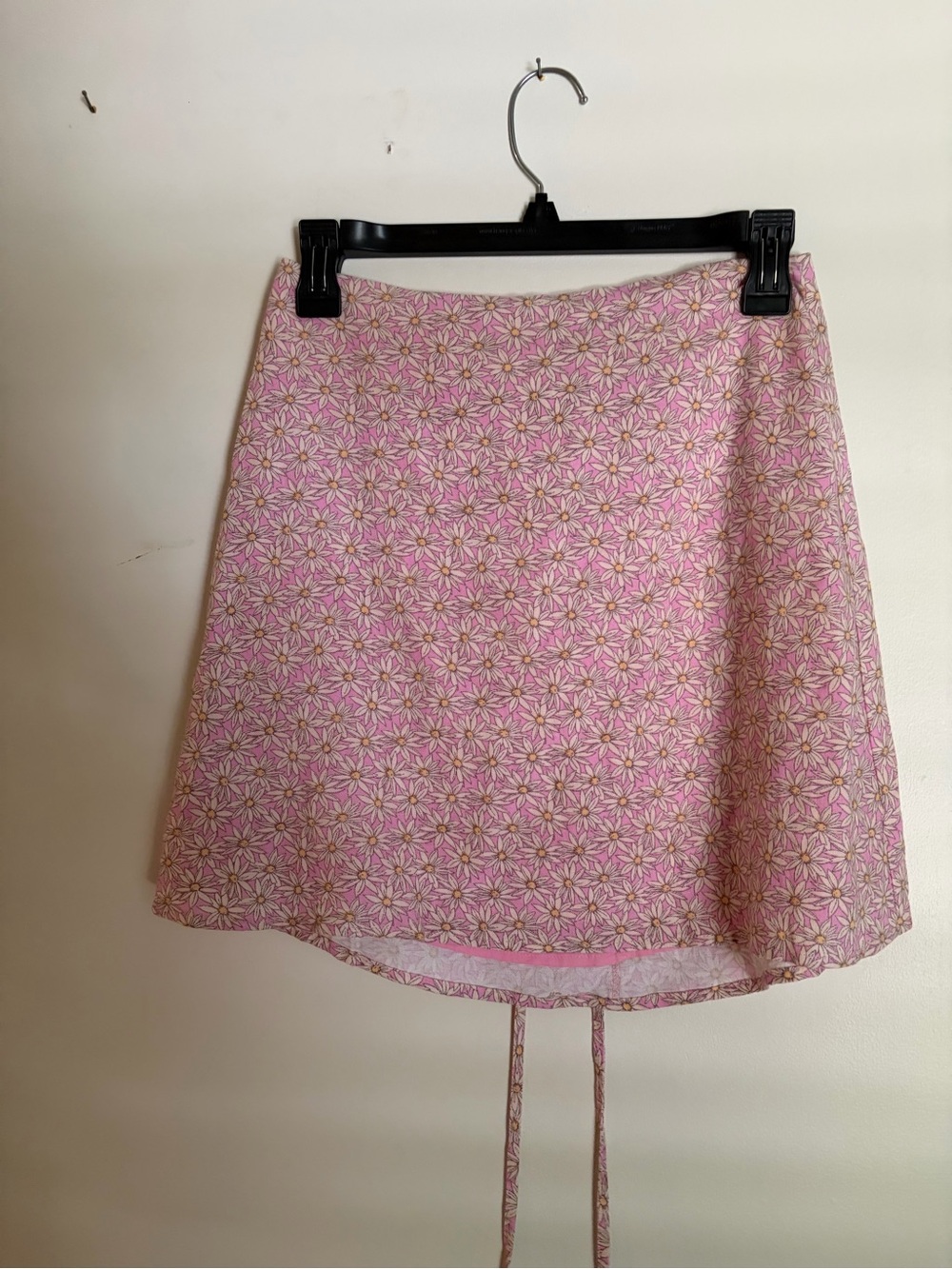 Le Lis Pink Daisy Mini Skirt